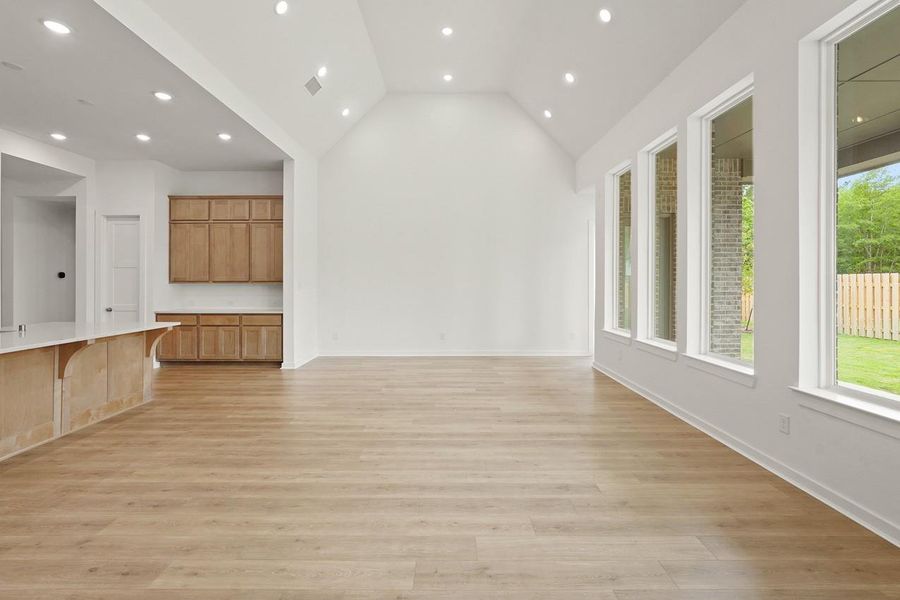 Spacious, unfurnished interior of a new home in COLTON, Todd Mission (Image 15).