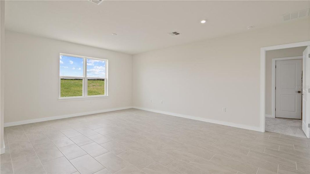 Spacious, unfurnished interior of a new home in Hamilton Bluff, Lake Hamilton (Image 13). Spacious, unfurnished interior of a new home in Hamilton Bluff, Lake Hamilton (Image 13).