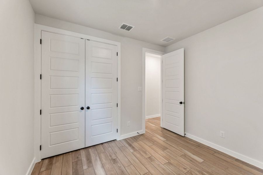 Representative unfurnished interior of a home built from the Pecos by Hakes Brothers in Veranda Designer, San Antonio (Image 27).