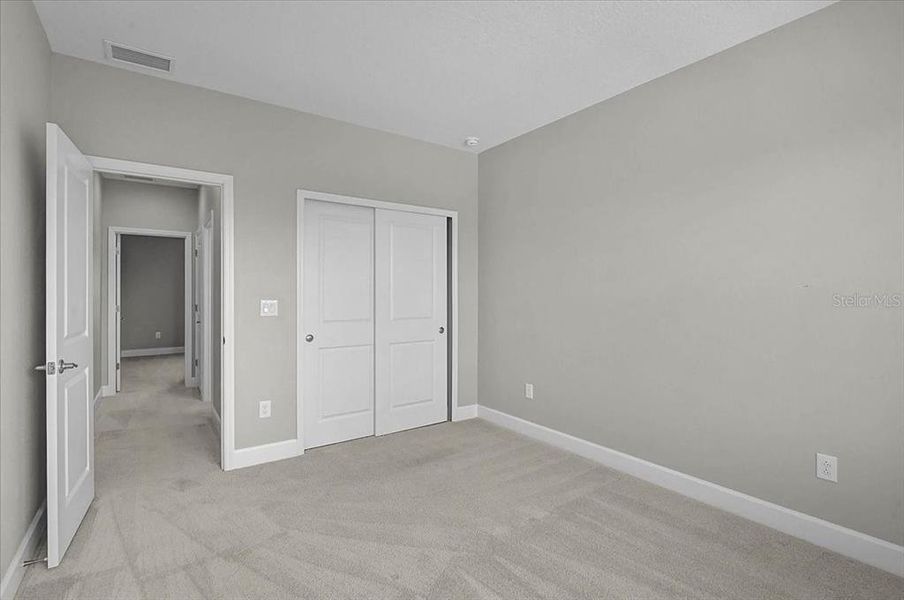 Spacious, unfurnished interior of a new home in , Sarasota (Image 34).
