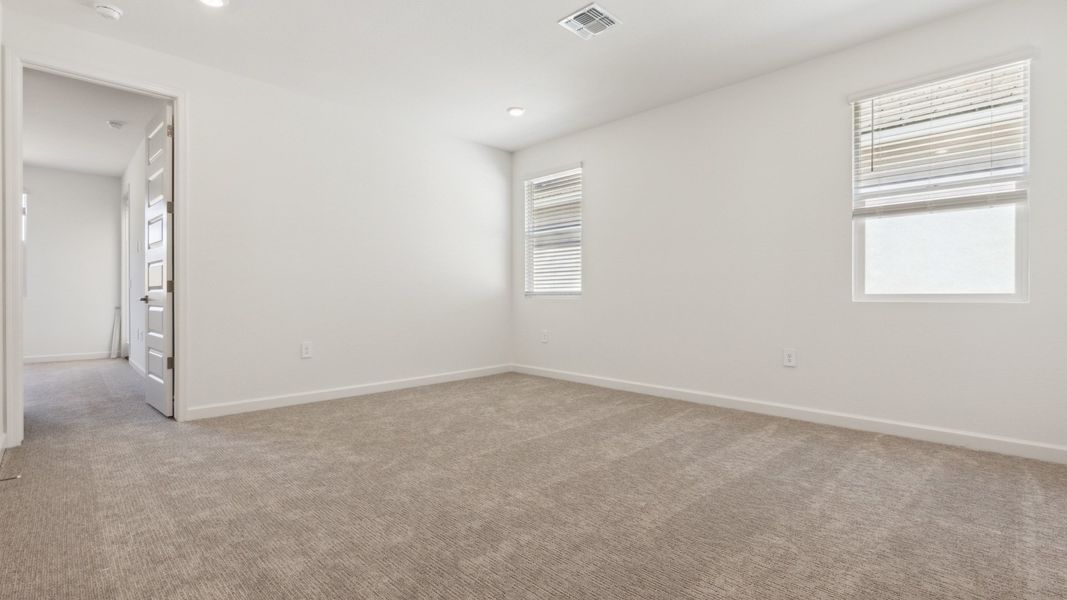 Spacious, unfurnished interior of a new home in Avance, Phoenix (Image 17).
