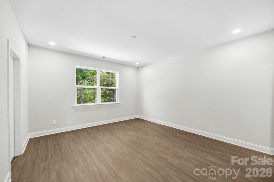 Spacious, unfurnished interior of a new home in , Salisbury (Image 36).