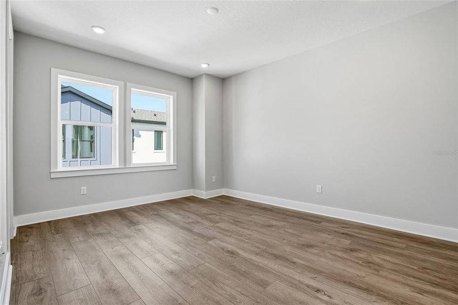 Spacious, unfurnished interior of a new home in , St. Petersburg (Image 22).