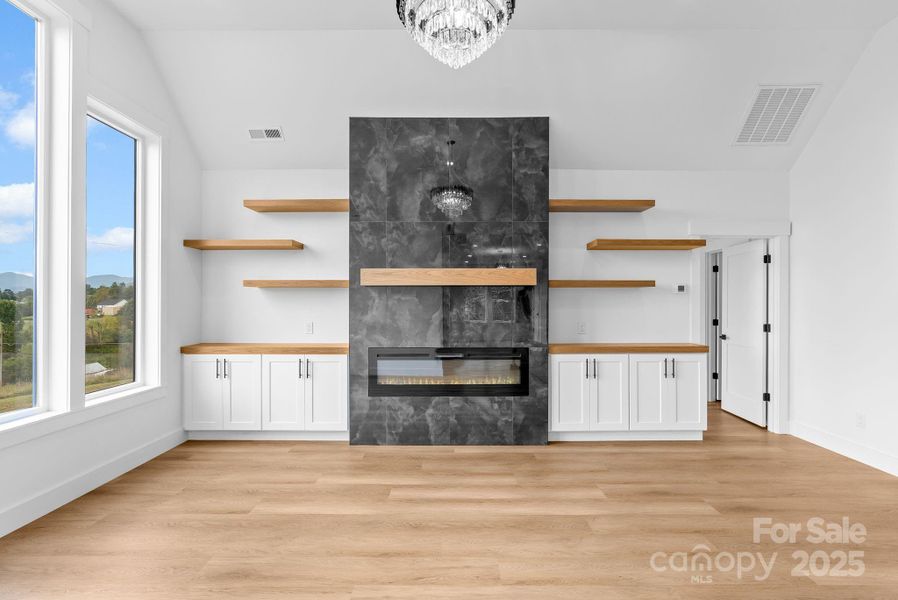 Image 42 of a home in .