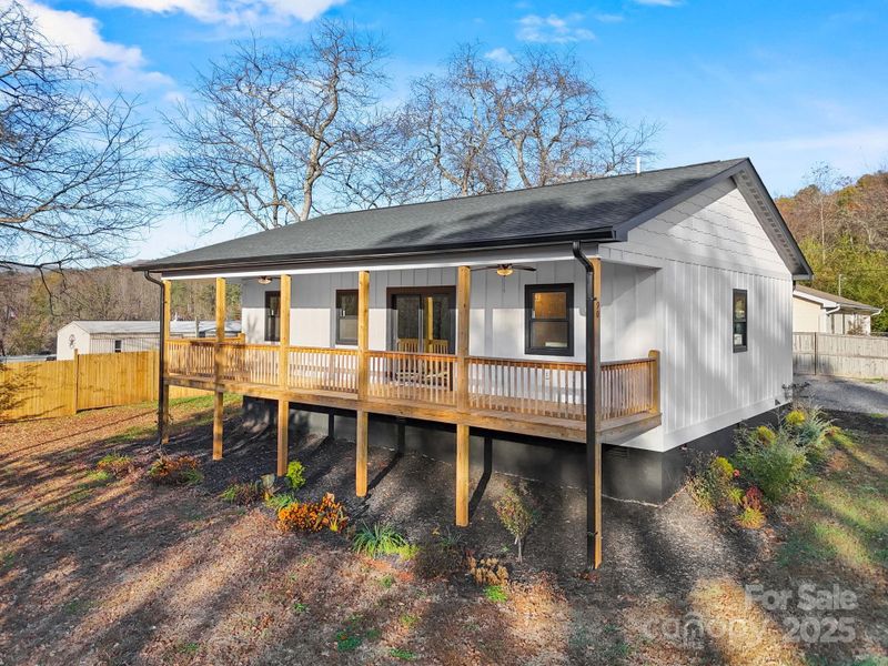 Exterior details and patio area of a home in , Bryson City (Image 39).