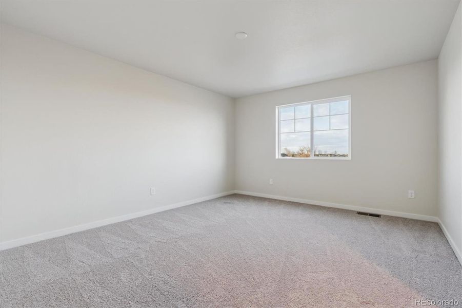 Spacious, unfurnished interior of a new home in Farmlore, Brighton (Image 13).