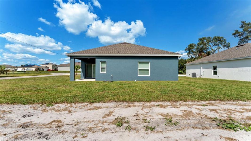 Exterior details and patio area of a home in , Winter Haven (Image 2).