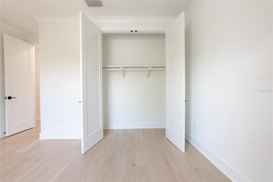 Spacious, unfurnished interior of a new home in , St. Petersburg (Image 34).