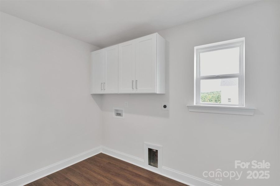 Image 37 of a home in .