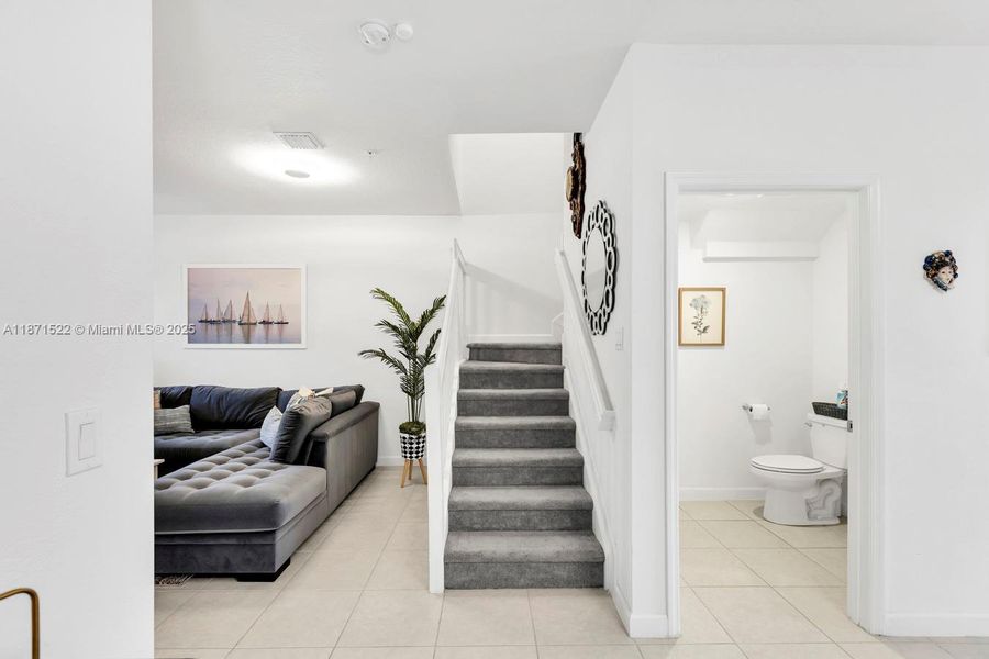 Furnished interior view inside a new home in , Pembroke Pines (Image 21).