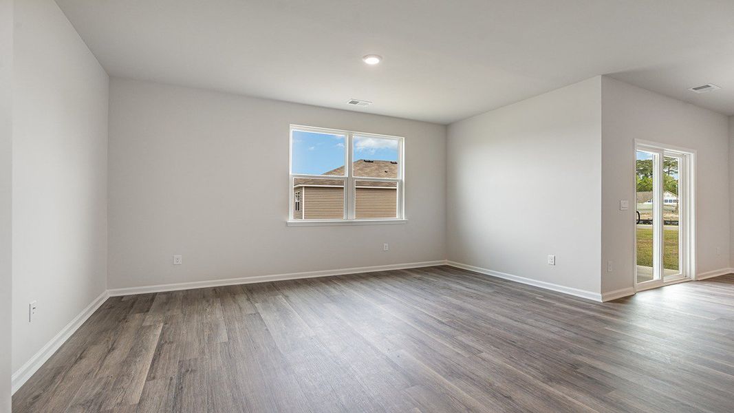 Spacious, unfurnished interior of a new home in Ridgefield, Conway (Image 16).