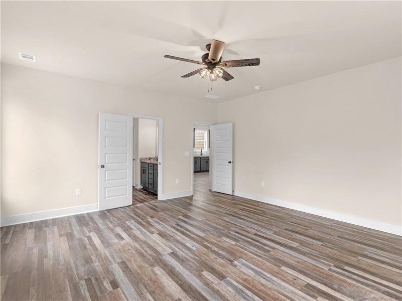 Spacious, unfurnished interior of a new home in , Mansfield (Image 32).