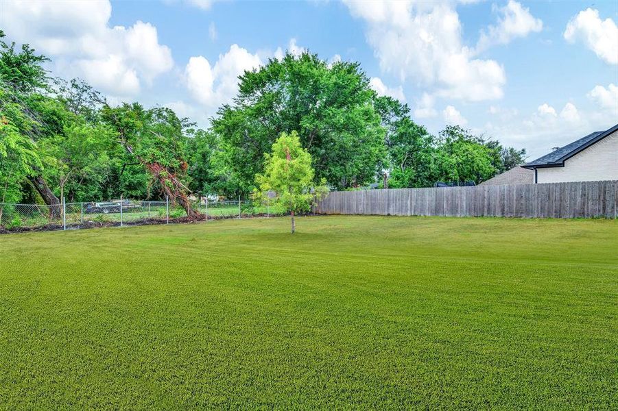 Exterior details and patio area of a home in , Forney (Image 18).