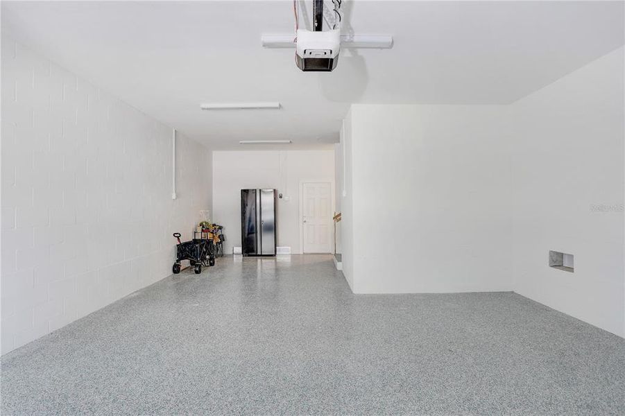 Spacious, unfurnished interior of a new home in , St. Petersburg (Image 21).