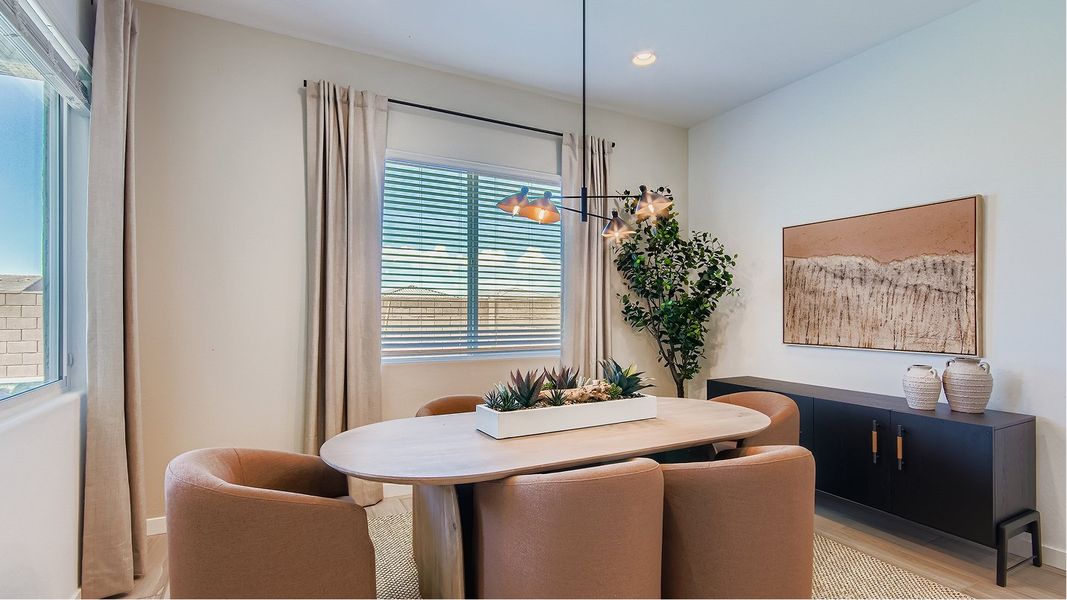 5582 Evolution Dining F1 Base6