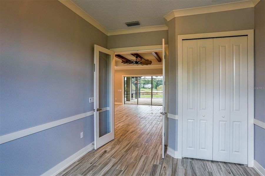 Spacious, unfurnished interior of a new home in , Dunnellon (Image 25).