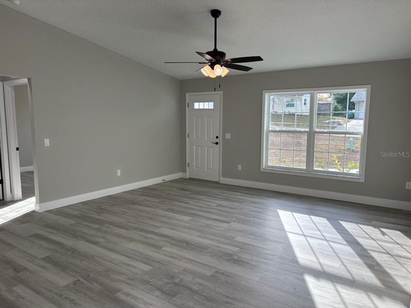Spacious, unfurnished interior of a new home in , Citrus Springs (Image 20).