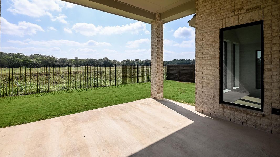 Exterior details and patio area of a home in Juniper Springs, Lockhart (Image 4).