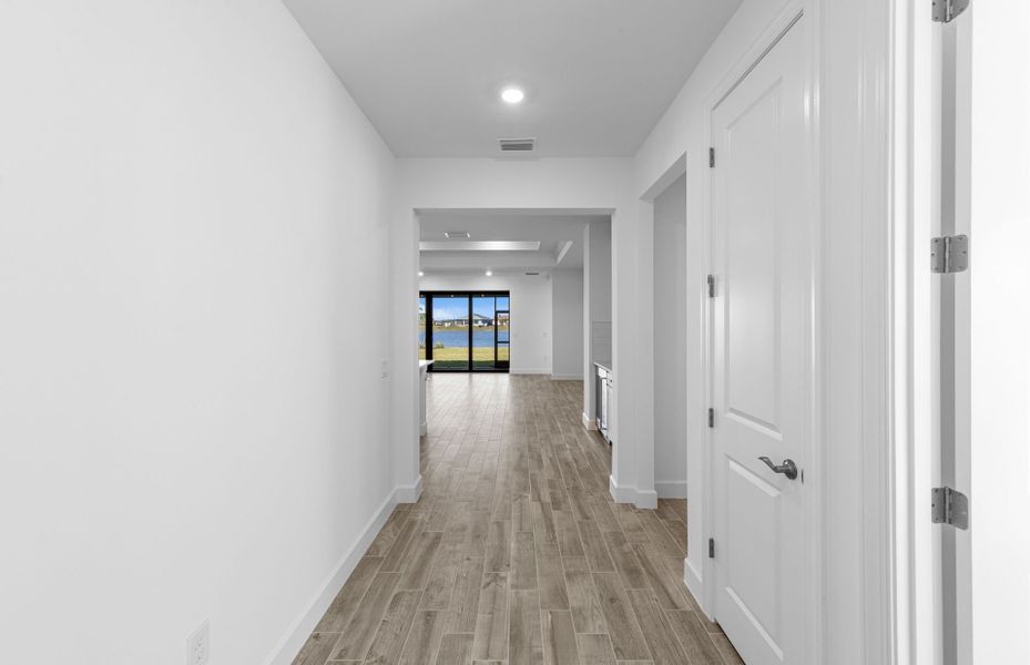 Spacious, unfurnished interior of a new home in Del Webb Naples, Ave Maria (Image 15).