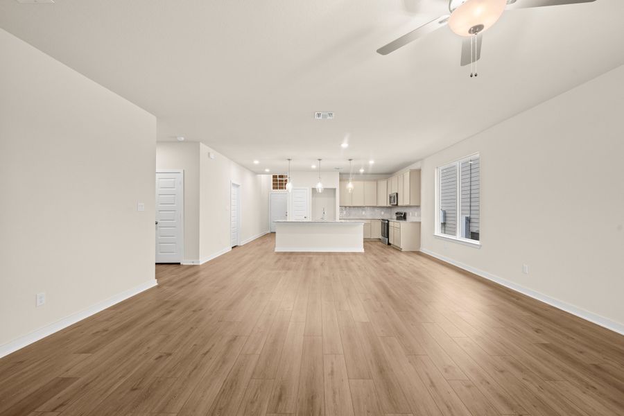 Spacious, unfurnished interior of a new home in Rancho San Gabriel, Georgetown (Image 14). Spacious, unfurnished interior of a new home in Rancho San Gabriel, Georgetown (Image 14).