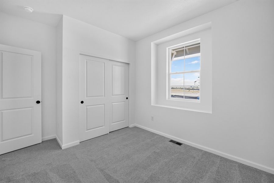 Spacious, unfurnished interior of a new home in Macanta, Castle Rock (Image 21).