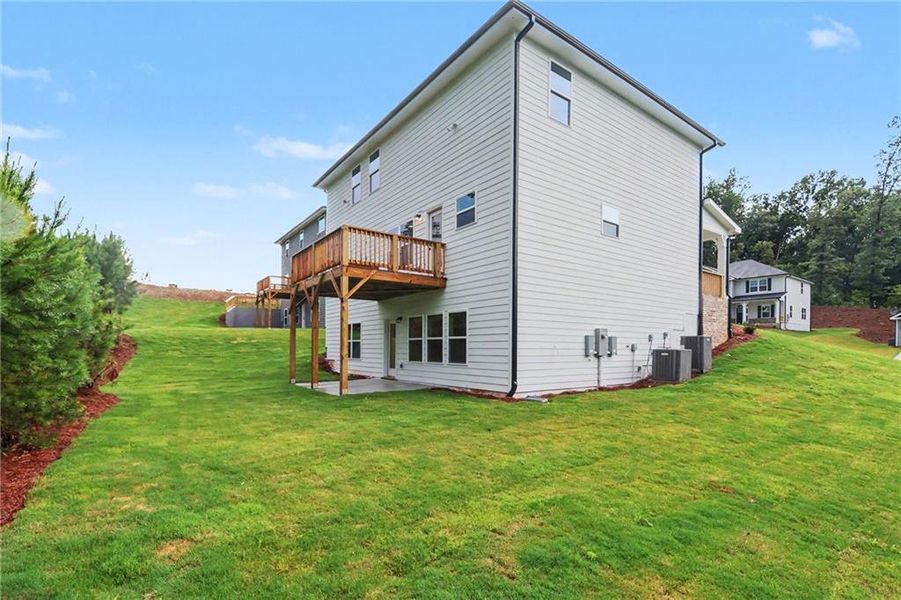 Exterior details and patio area of a home in Thunder Ridge, Dawsonville (Image 29).