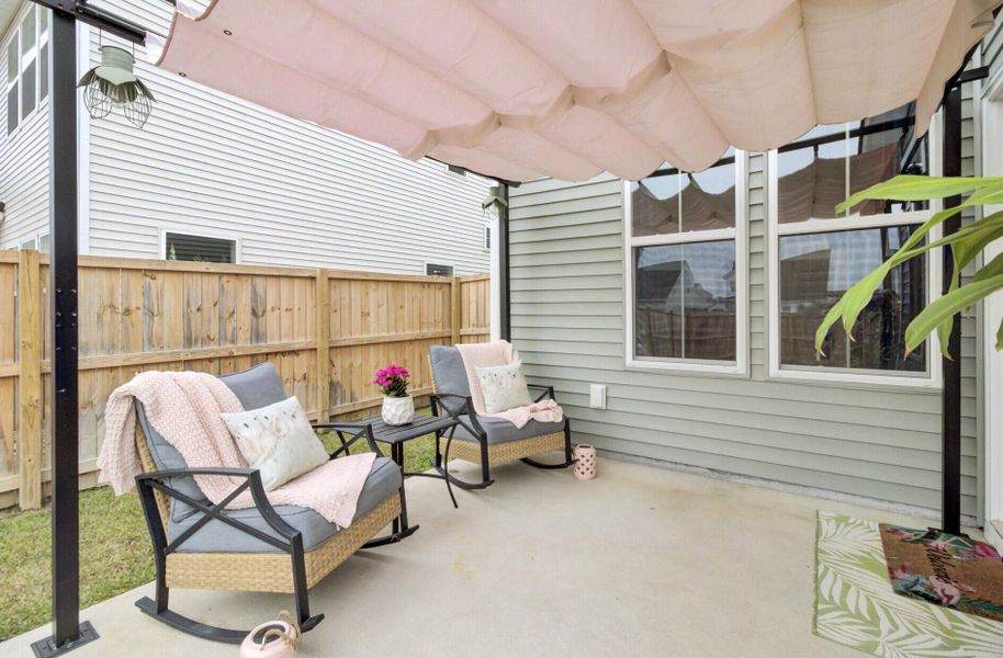 Exterior details and patio area of a home in Lochton, Summerville (Image 29).