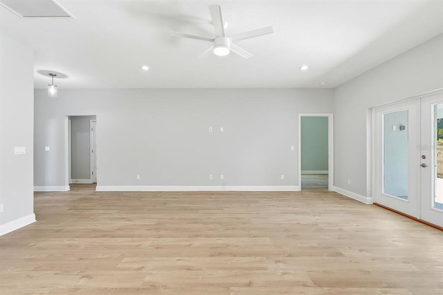 Spacious, unfurnished interior of a new home in , New Smyrna Beach (Image 39).
