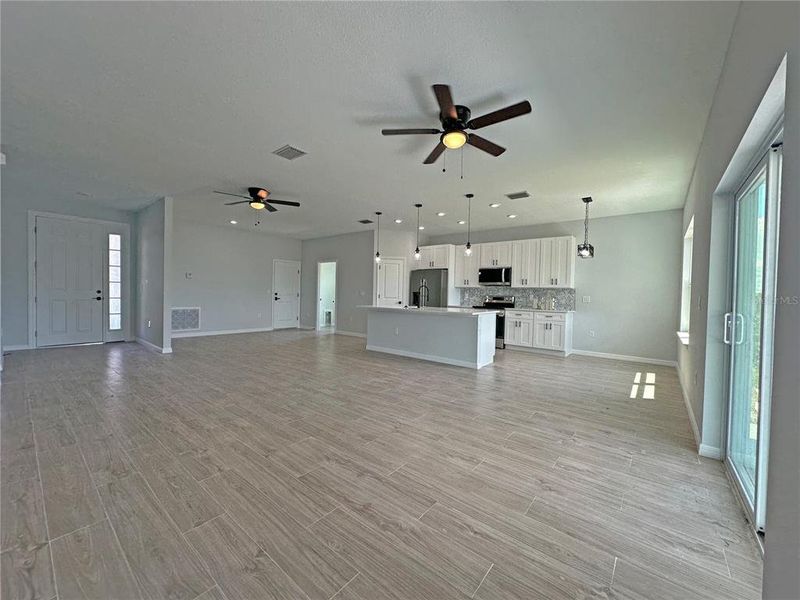 Spacious, unfurnished interior of a new home in , Port Charlotte (Image 22).