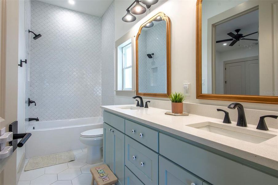 Furnished interior view inside a new home in , St. Petersburg (Image 15).