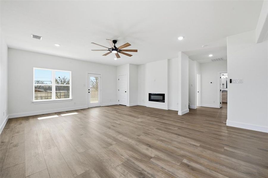 Spacious, unfurnished interior of a new home in , Fort Worth (Image 20).