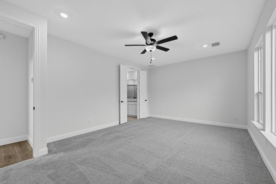Spacious, unfurnished interior of a new home in The Ridge at Northlake, Northlake (Image 19).