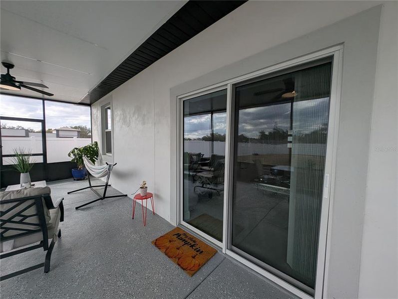 Exterior details and patio area of a home in , Poinciana (Image 25).