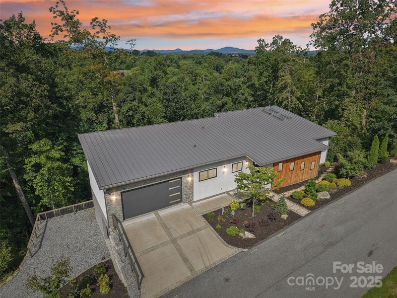 Image 33 of a home in .