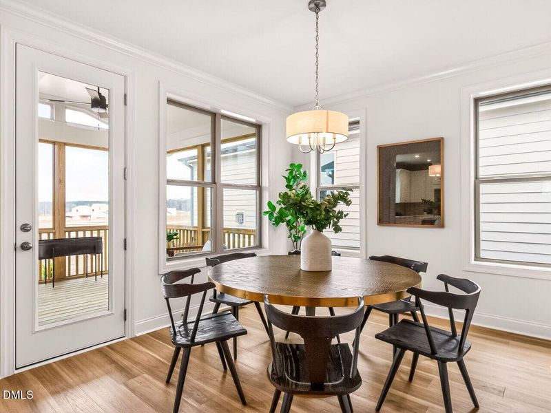 011-1280x960-dining-room