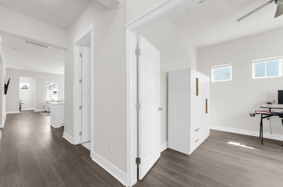 Spacious, unfurnished interior of a new home in Carnes Crossroads, Summerville (Image 20). Spacious, unfurnished interior of a new home in Carnes Crossroads, Summerville (Image 20).