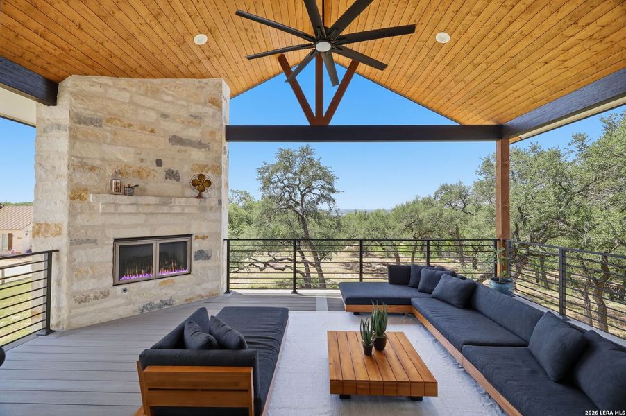 Exterior details and patio area of a home in , Canyon Lake (Image 4).