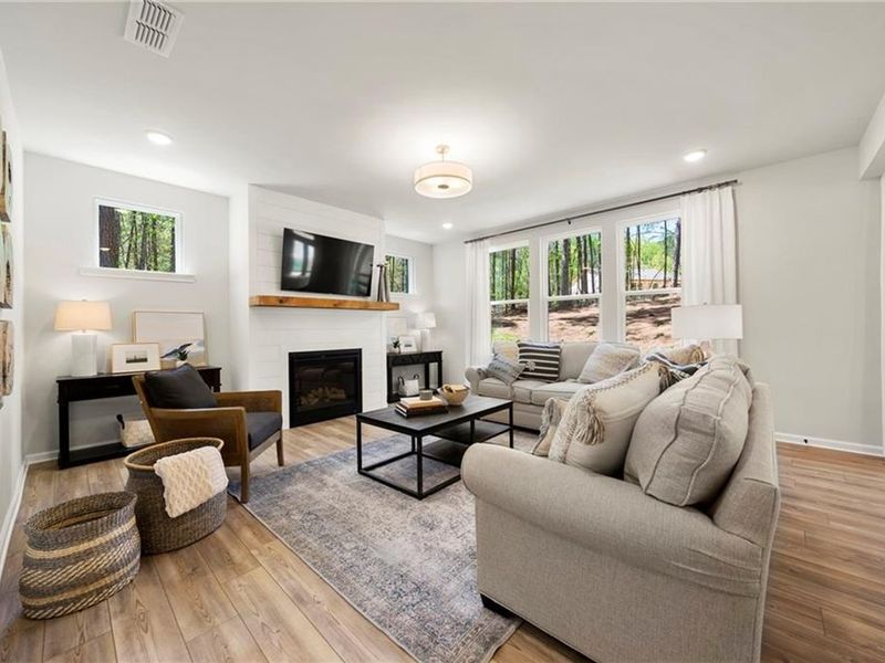 Furnished interior view inside a new home in Riverwood, Dallas (Image 25).