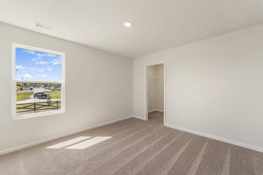 Spacious, unfurnished interior of a new home in Burke Estates, Chesnee (Image 27).