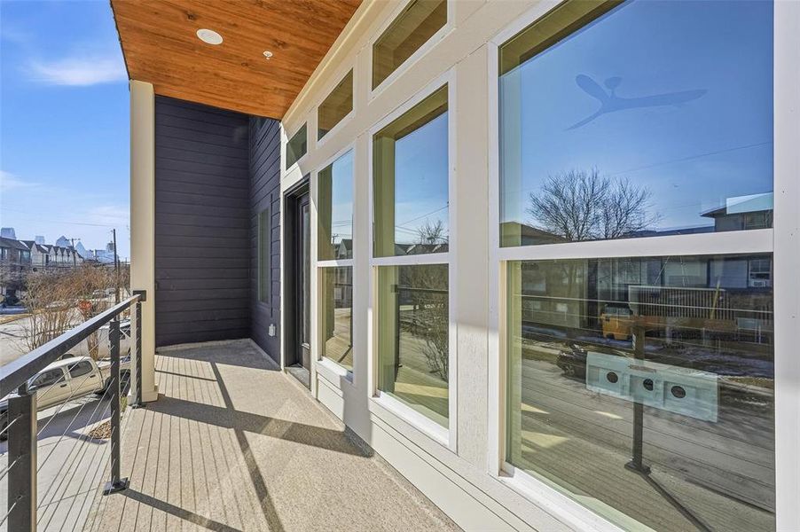 Exterior details and patio area of a home in , Dallas (Image 4).