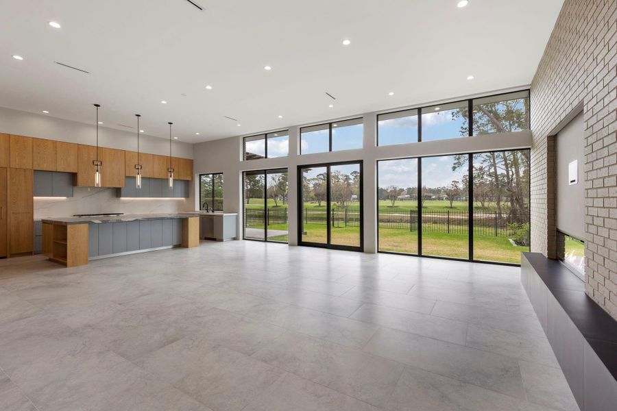 Spacious, unfurnished interior of a new home in , The Woodlands (Image 28).