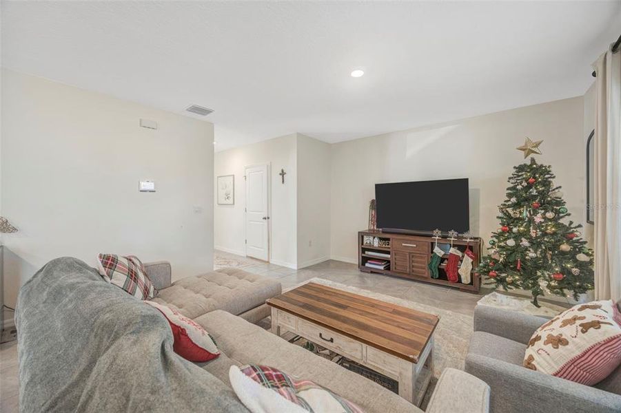 Furnished interior view inside a new home in Summerstone, Wesley Chapel (Image 11). Furnished interior view inside a new home in Summerstone, Wesley Chapel (Image 11).
