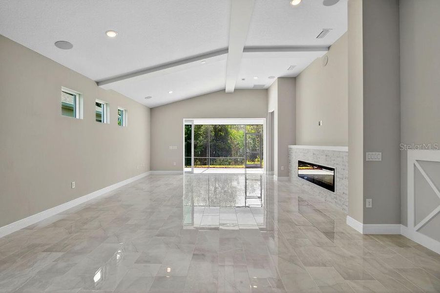 Spacious, unfurnished interior of a new home in , Mount Dora (Image 16).