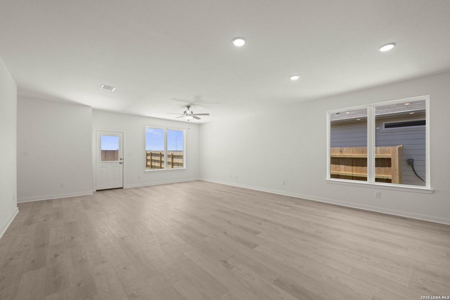 Spacious, unfurnished interior of a new home in Arroyo Ranch, Seguin (Image 10). Spacious, unfurnished interior of a new home in Arroyo Ranch, Seguin (Image 10).