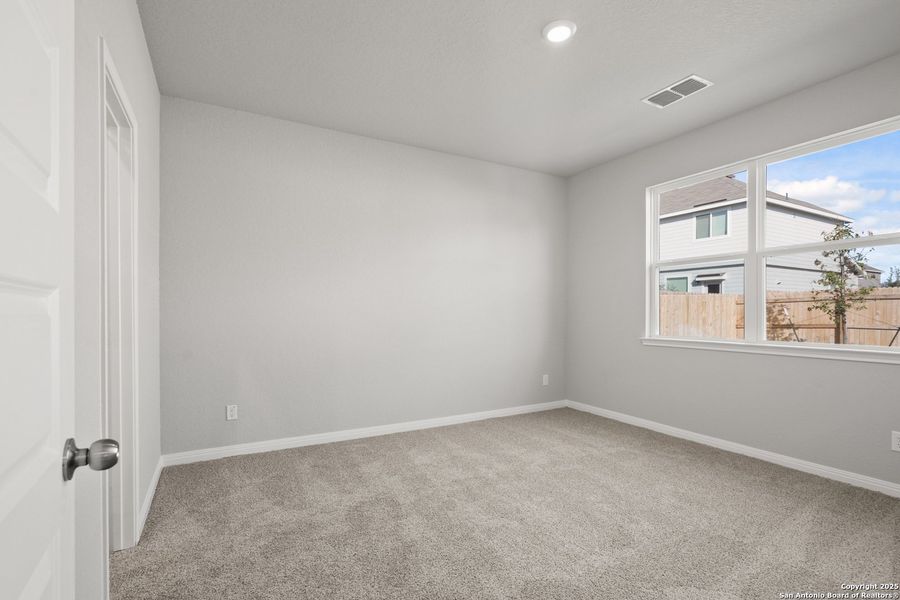 Spacious, unfurnished interior of a new home in Applewhite Meadows, San Antonio (Image 29).