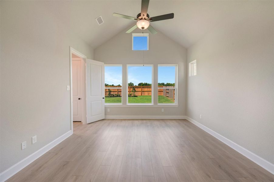 Spacious, unfurnished interior of a new home in Grange - Reserve Collection, Katy (Image 24).
