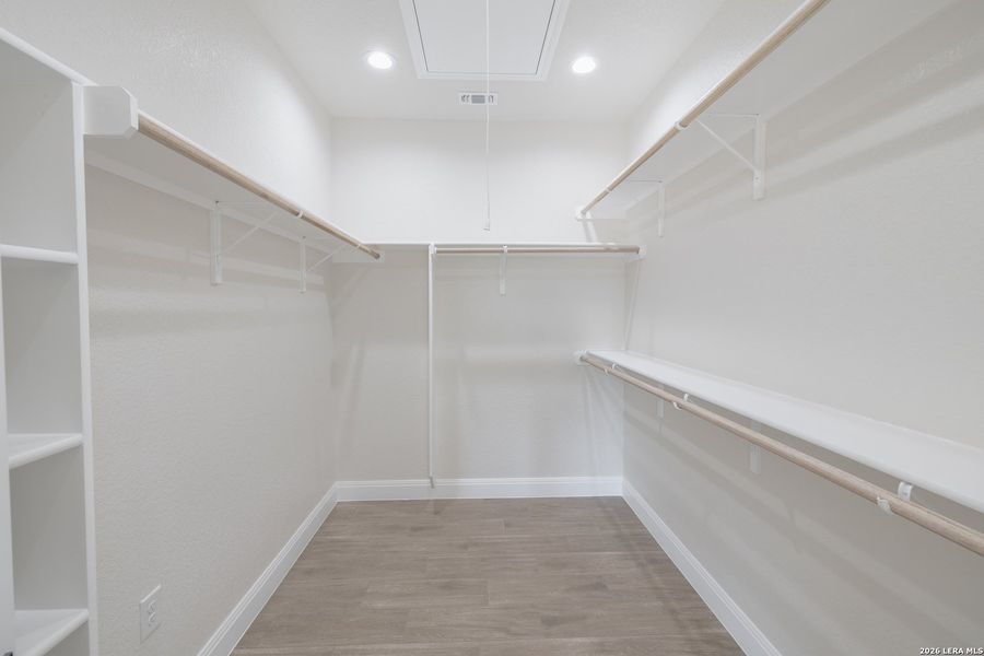 Spacious, unfurnished interior of a new home in , Poteet (Image 16).