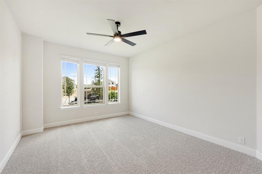 Spacious, unfurnished interior of a new home in Glenwood Meadows, Denton (Image 18).