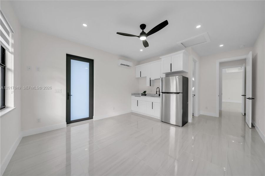 Spacious, unfurnished interior of a new home in , Lehigh Acres (Image 37).