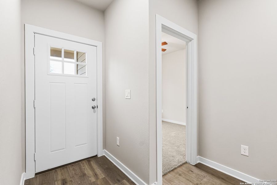 Spacious, unfurnished interior of a new home in , San Antonio (Image 23).